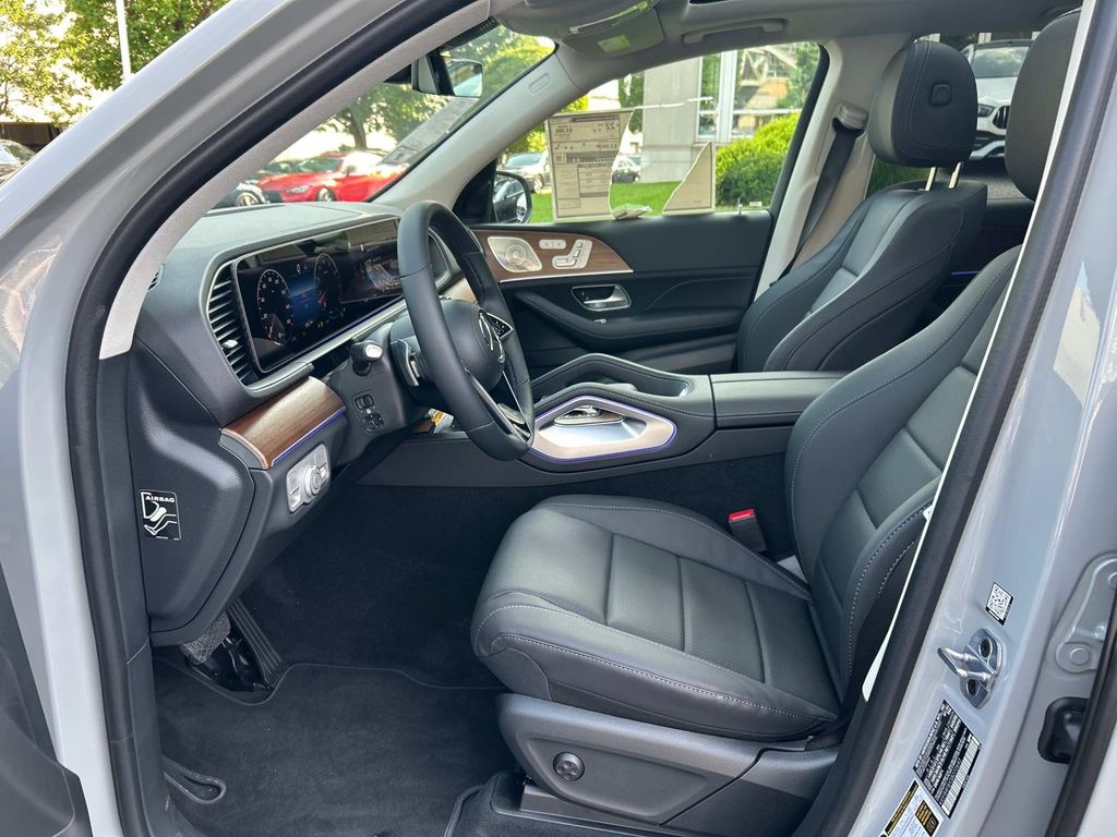 Thumbnail: 2025 Mercedes-Benz GLE - 18