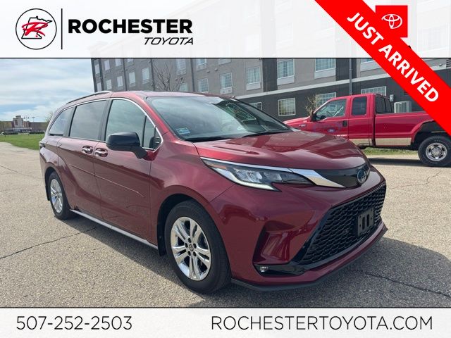 Red (Ruby Flare Pearl) 2022 Toyota Sienna XSE 7-Passenger AWD Minivan All-Wheel Drive Continuously Variable Transmission