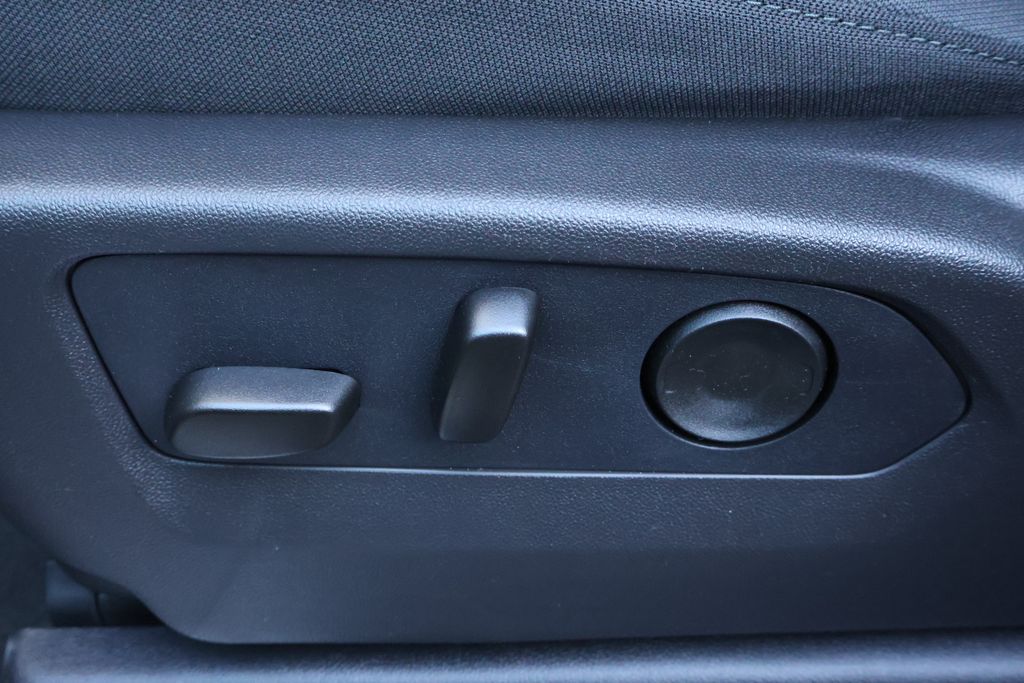 Thumbnail: 2026 Chevrolet Silverado 3500 - 15