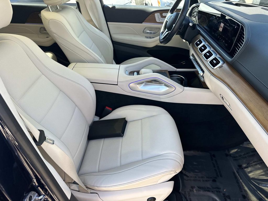 Thumbnail: 2022 Mercedes-Benz GLS - 13