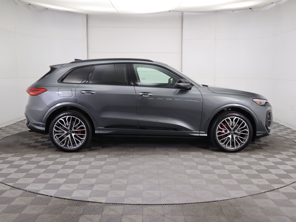 2025 Audi SQ5  4