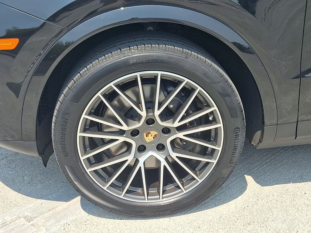 Thumbnail: 2023 Porsche Cayenne - 12