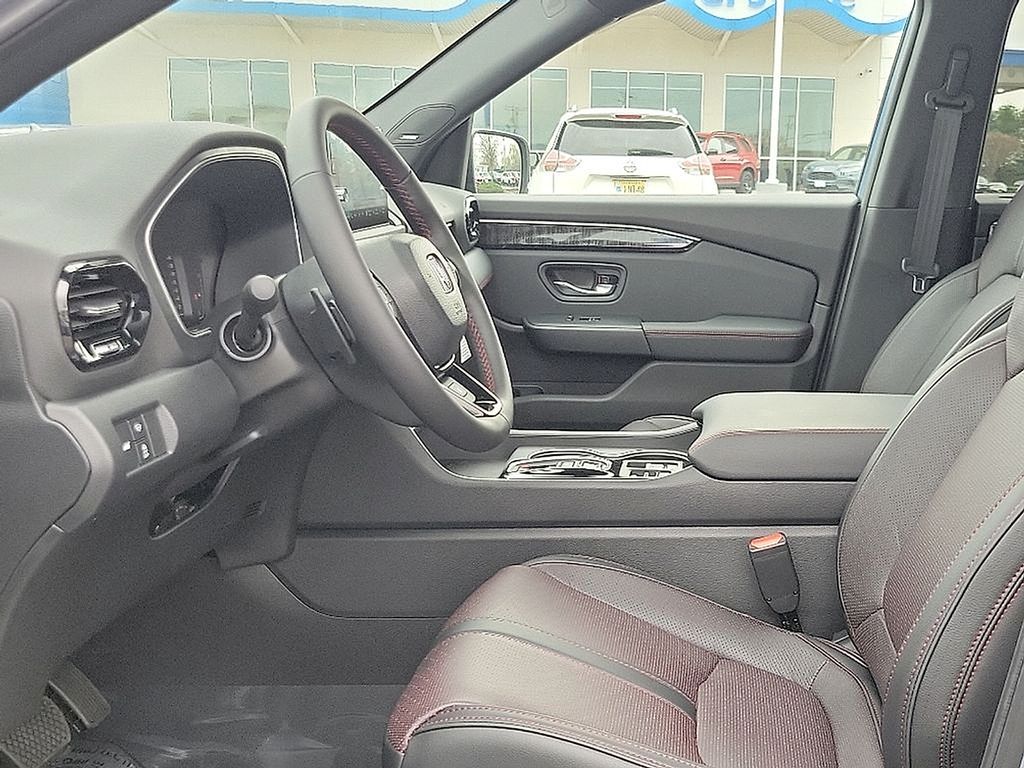 Thumbnail: 2025 Honda Pilot - 8