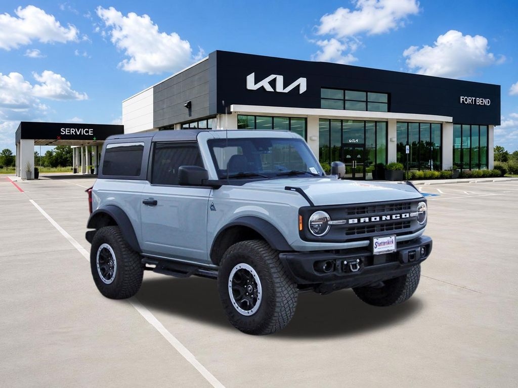 2023 Ford Bronco Black Diamond - 2