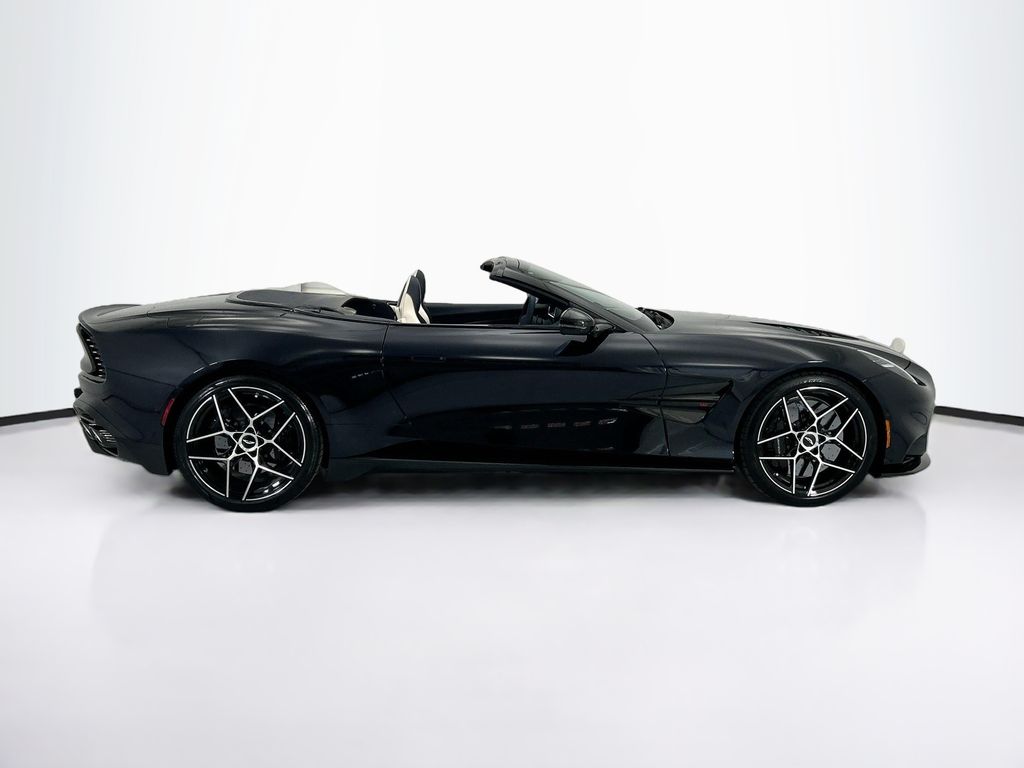 Thumbnail: 2026 Aston Martin Vanquish - 4