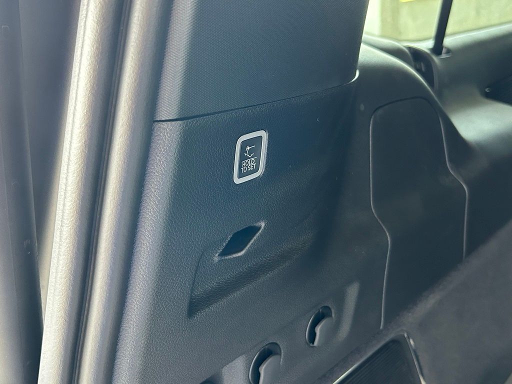 Used 2024 Diamond Black Crystal Pearlcoat Jeep Base image 37