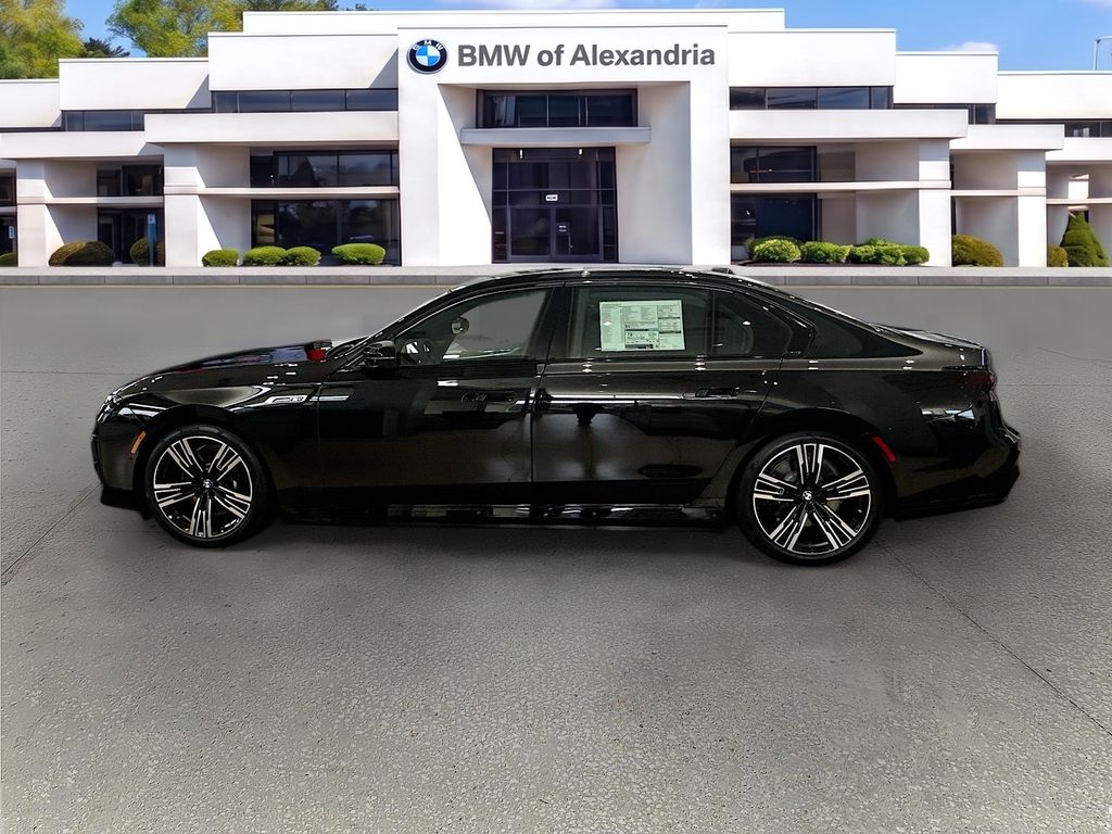 New 2026 Black BMW M70 image 3