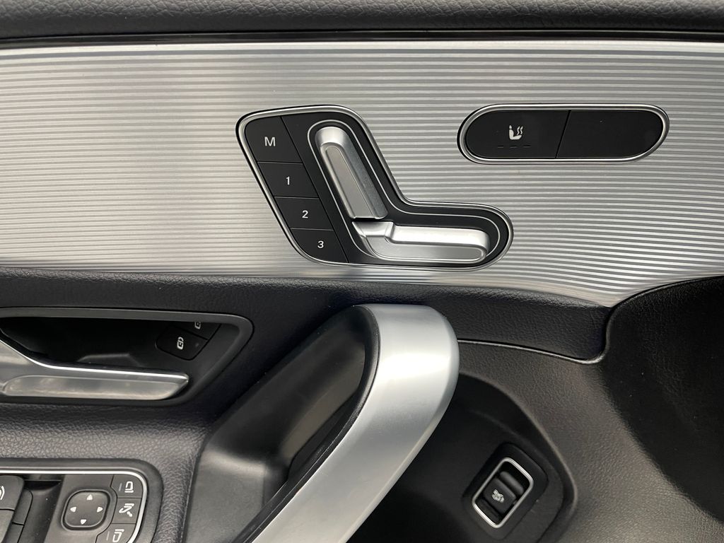 Thumbnail: 2020 Mercedes-Benz A-Class - 10