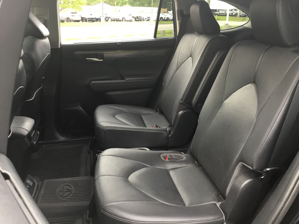 2021 Toyota Highlander Limited 9
