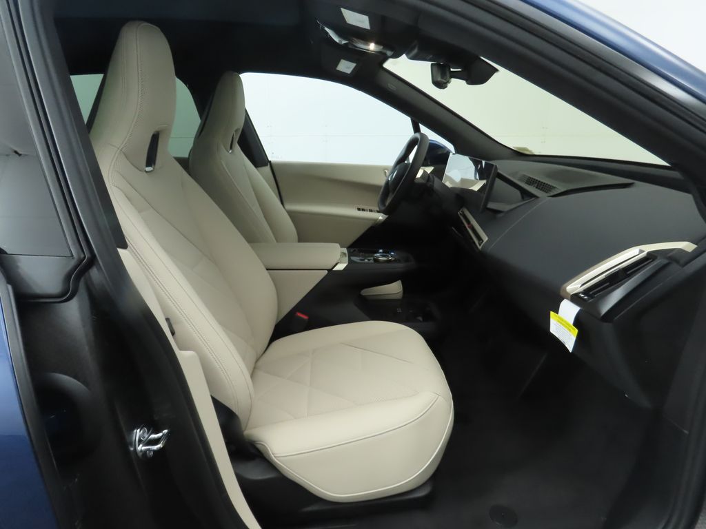 2025 BMW iX xDrive50 21
