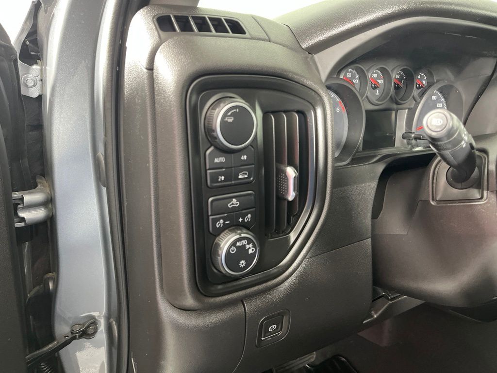 Thumbnail: 2023 Chevrolet Silverado 1500 - 23