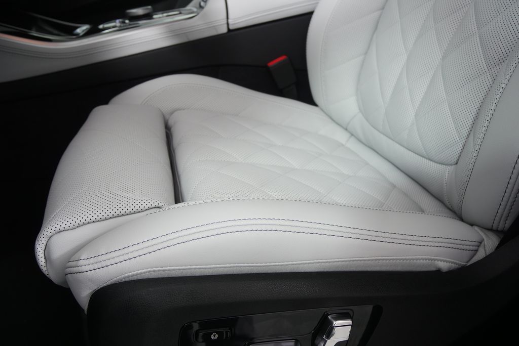 Thumbnail: 2026 BMW X5 - 9