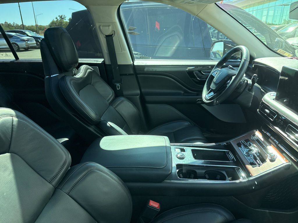 Thumbnail: 2022 Lincoln Aviator - 6