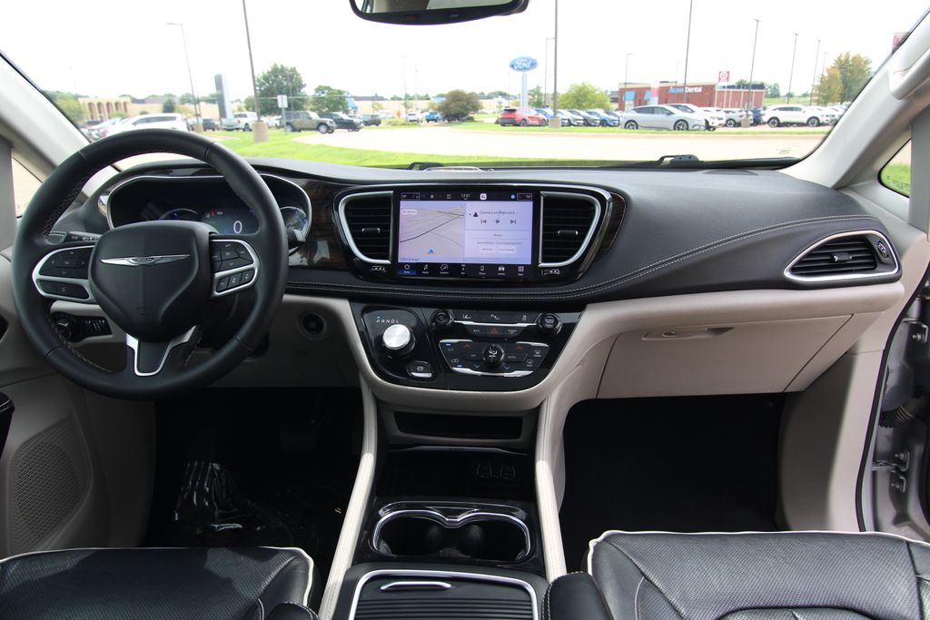 Used 2023 Chrysler Pacifica Hybrid Van