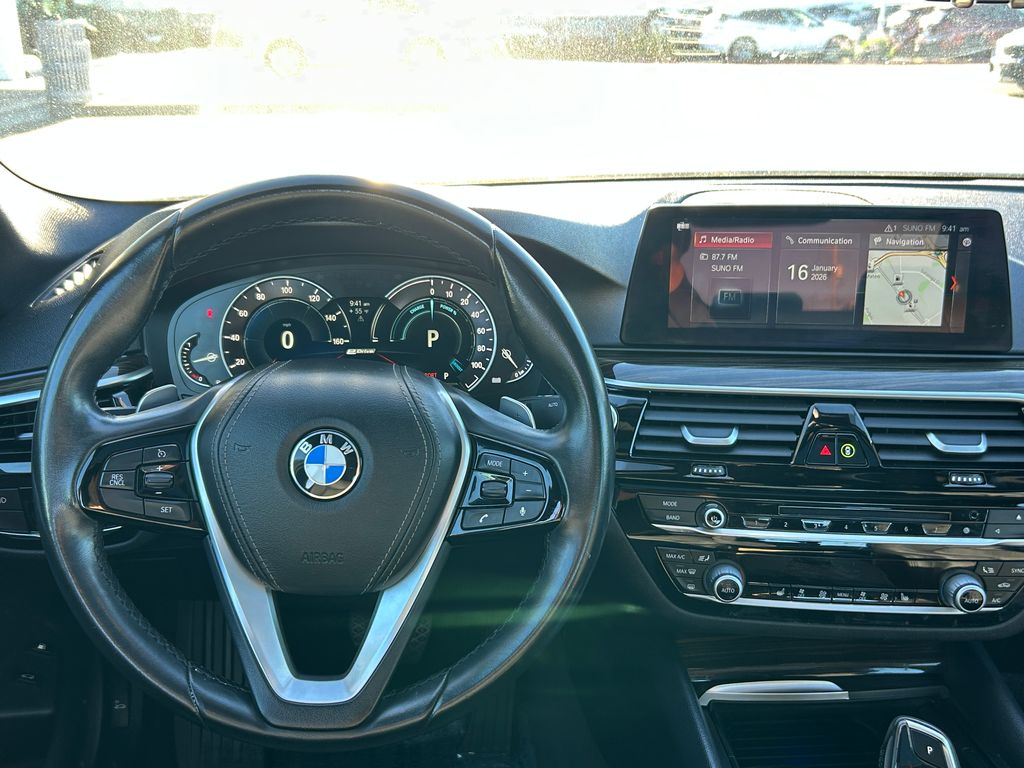 Thumbnail: 2018 BMW 5 Series - 17