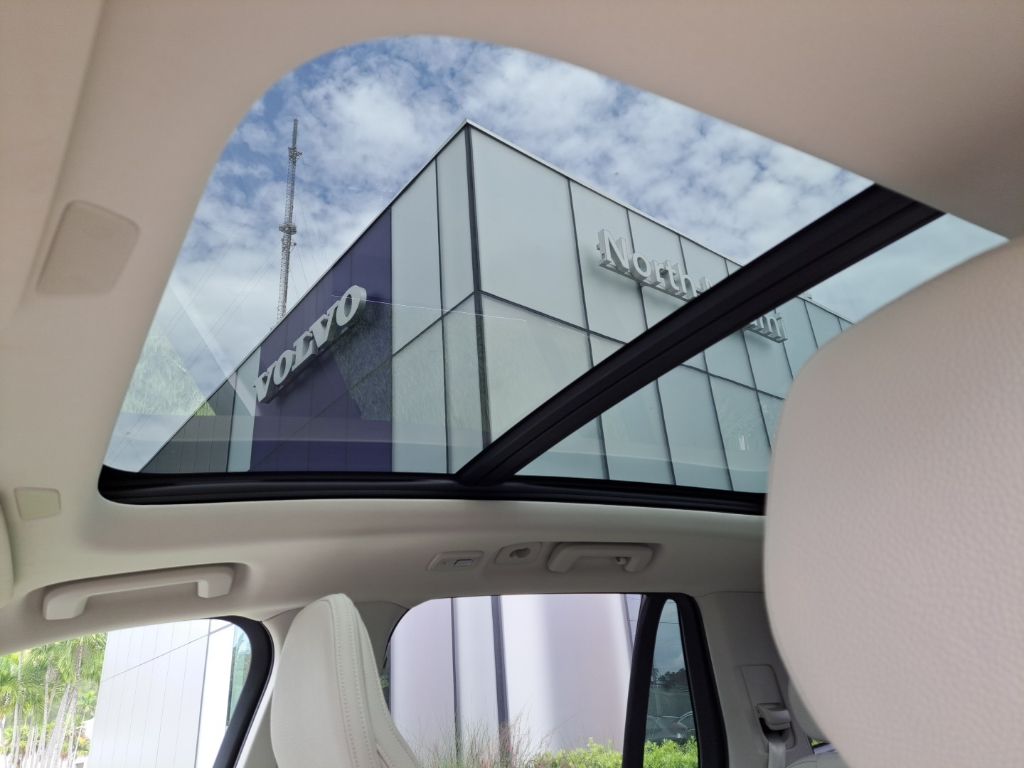 2025 Volvo XC90 Plus - Photo 6