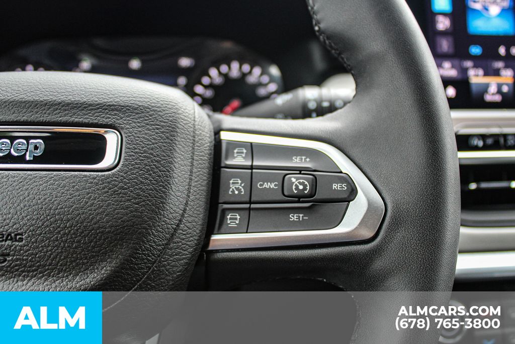 Used 2025 White Jeep Limited image 28