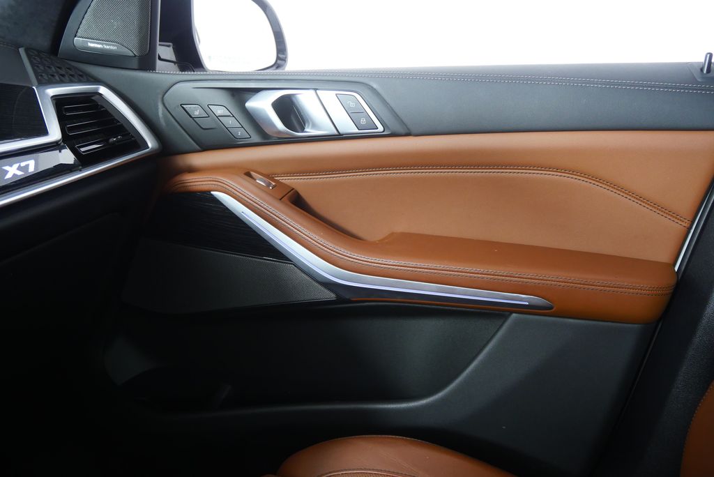 Thumbnail: 2024 BMW X7 - 30