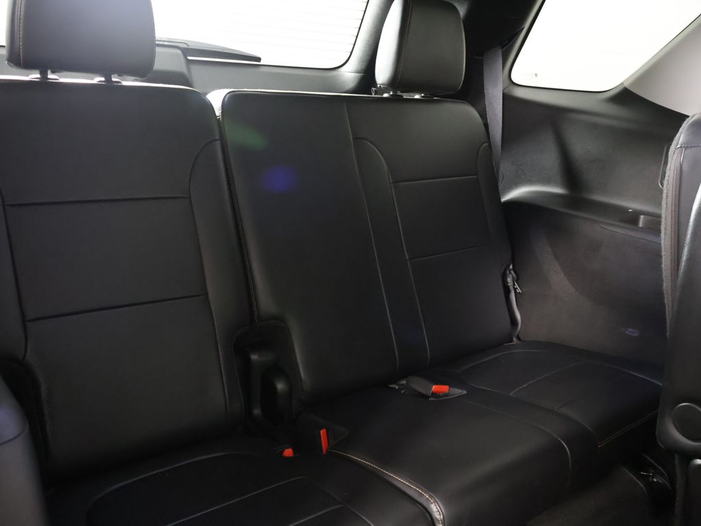 Used 2018 White Chevrolet 3LT image 35