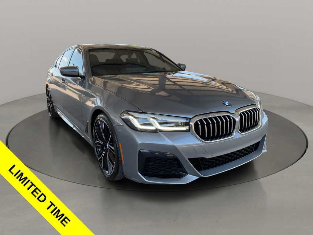 2023 BMW 5 Series Gris (Skyscraper Gray Metallic) Sedán Tracción trasera 8 velocidades Automática