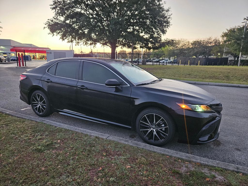 2023 Toyota Camry SE 7