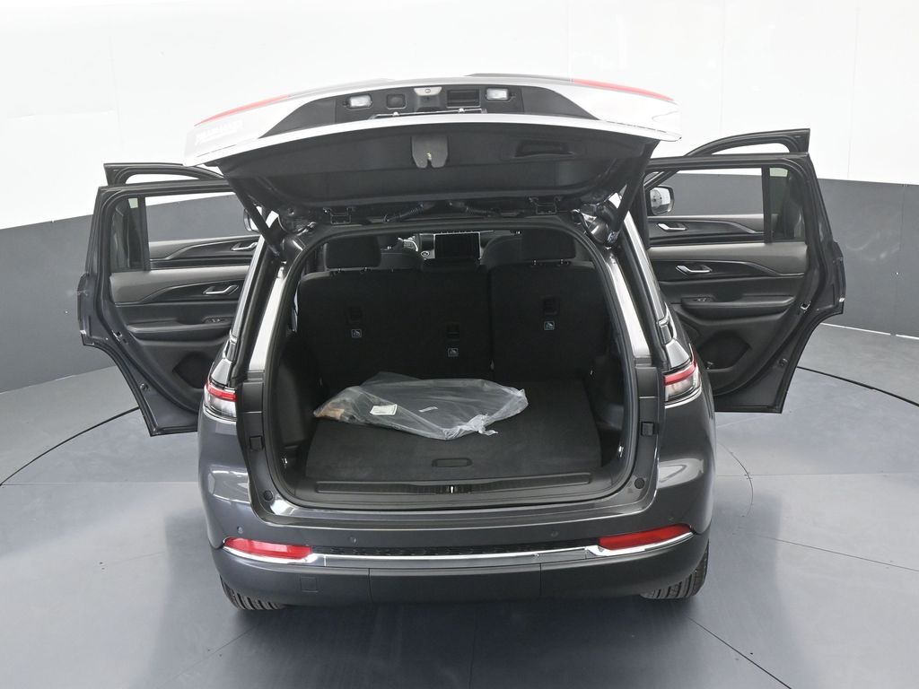 New 2026 Baltic Gray Metallic Clearcoat Jeep Laredo image 65