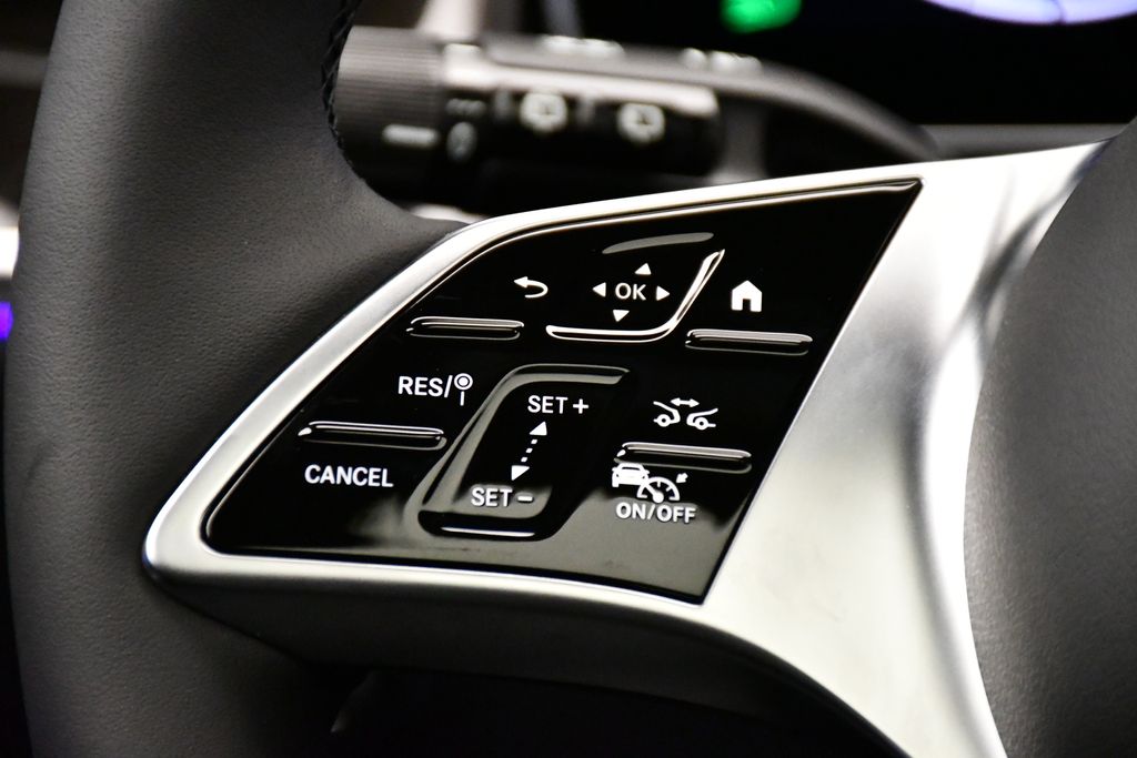 Thumbnail: 2025 Mercedes-Benz GLC - 23