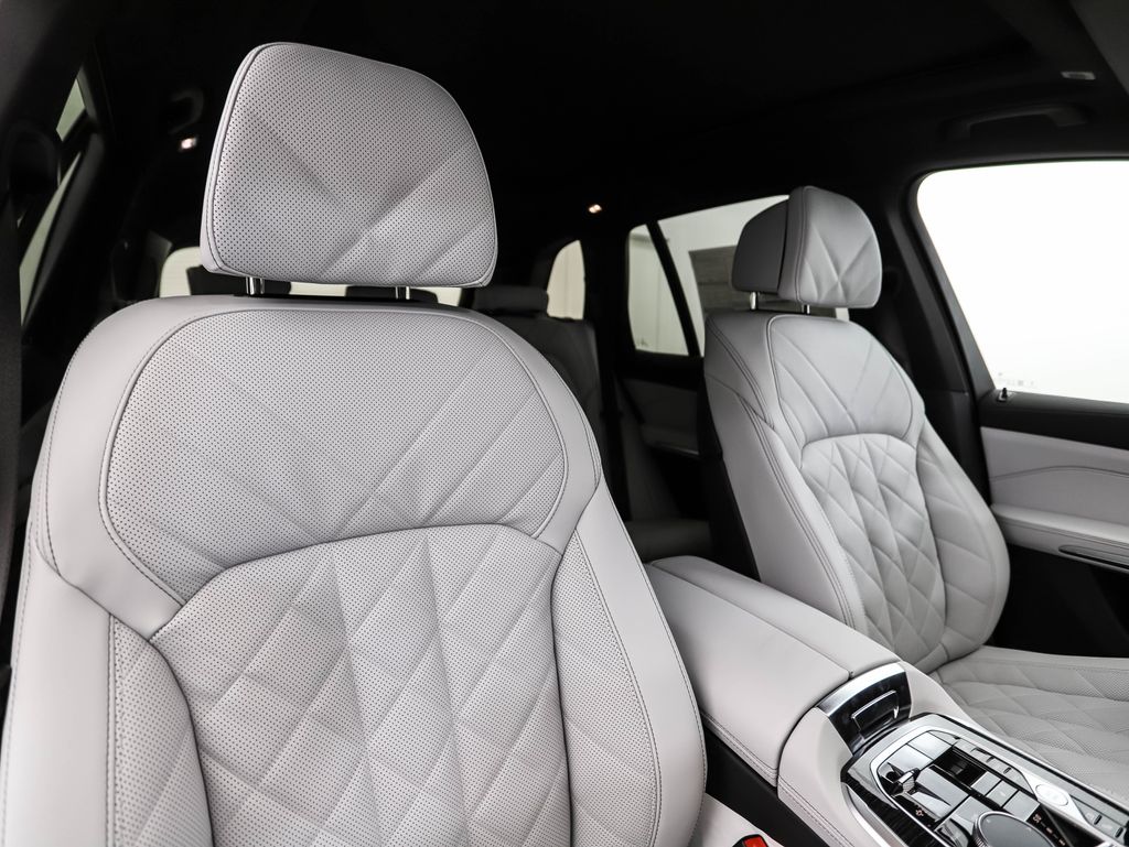 Thumbnail: 2026 BMW X5 - 32