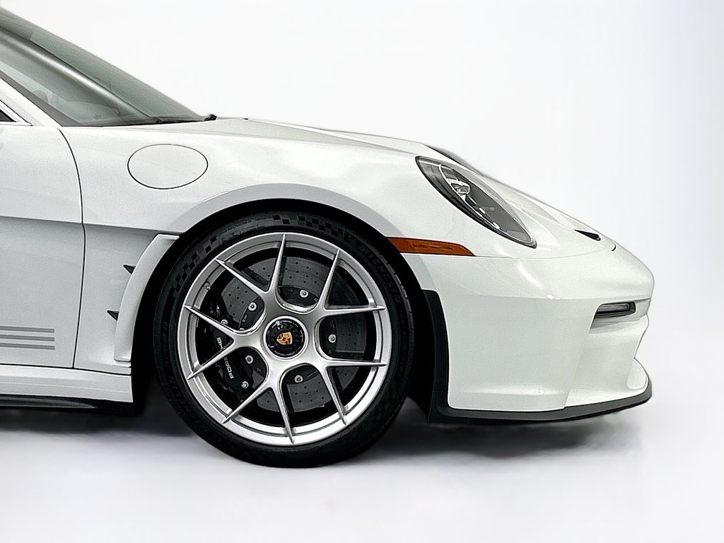 Thumbnail: 2024 Porsche 911 - 11
