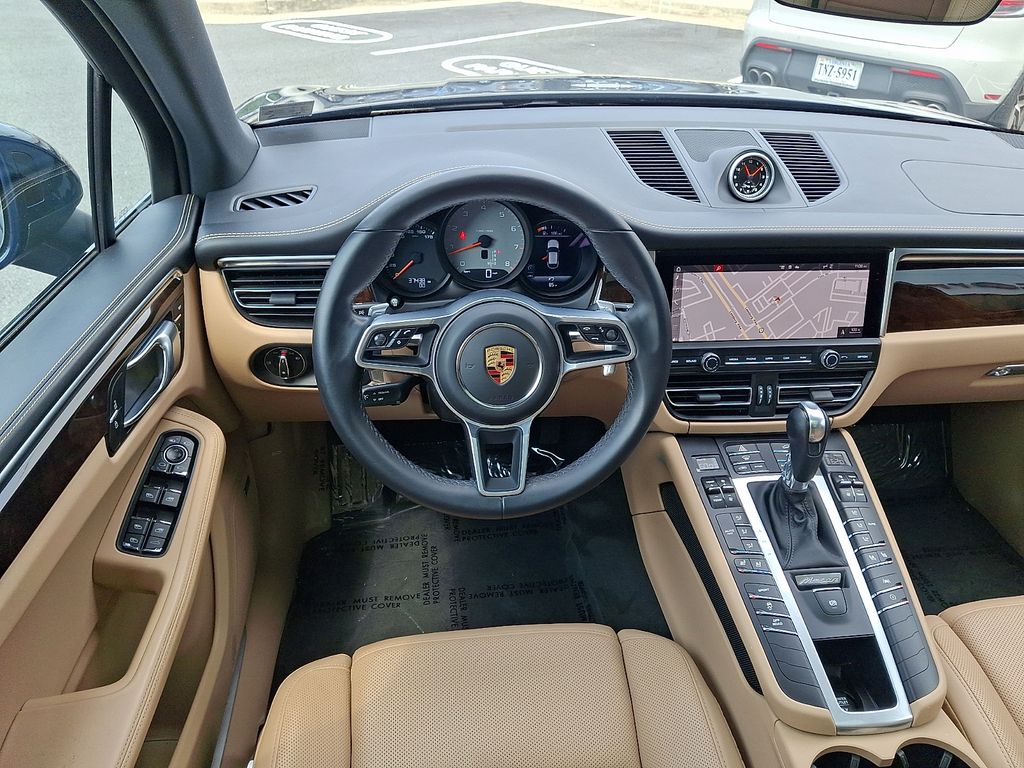 Thumbnail: 2020 Porsche Macan - 11