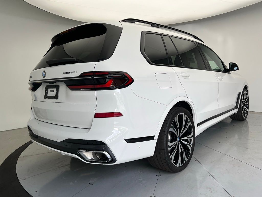 Thumbnail: 2025 BMW X7 - 3