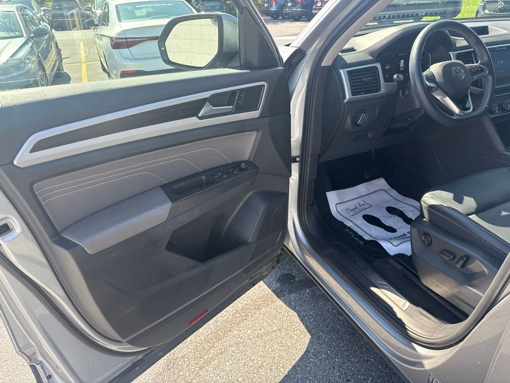 2022 Volkswagen Atlas 3.6L V6 SE w/Technology Silver at Sutliff Volkswagen