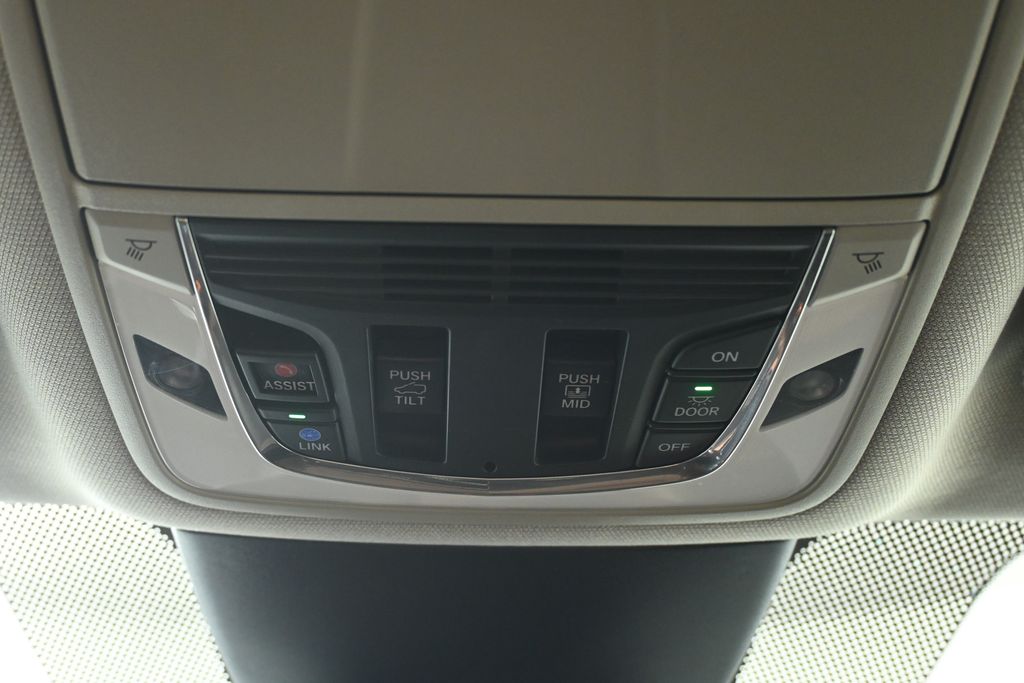 Thumbnail: 2023 Acura MDX - 21