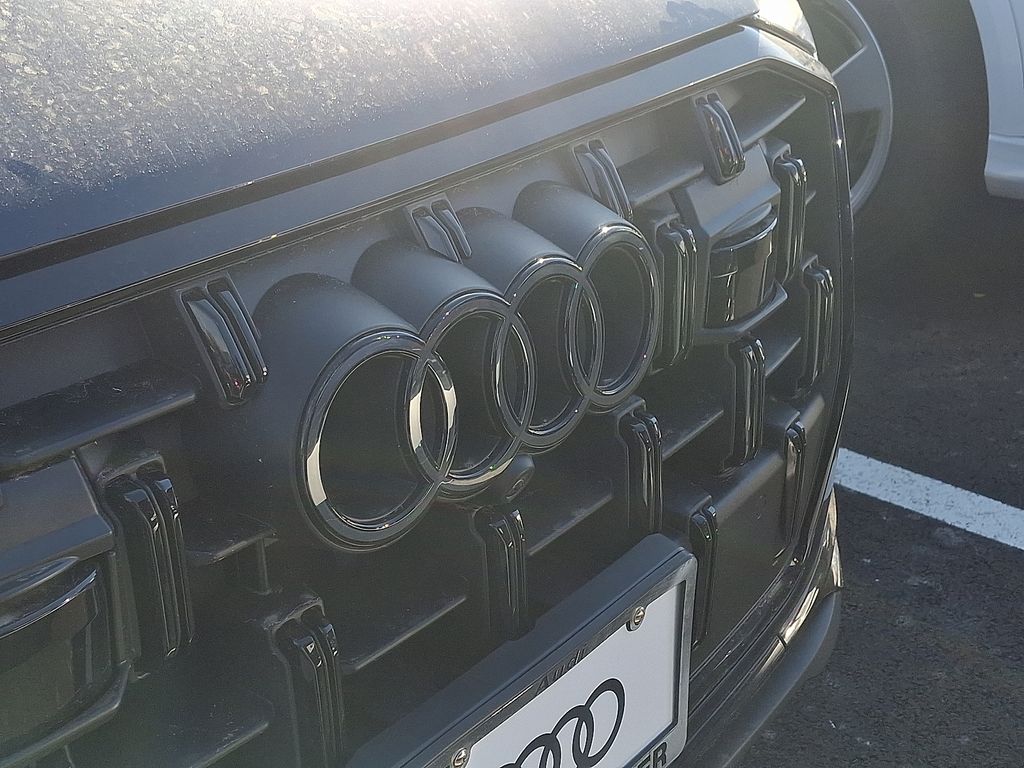 Thumbnail: 2026 Audi Q7 - 3