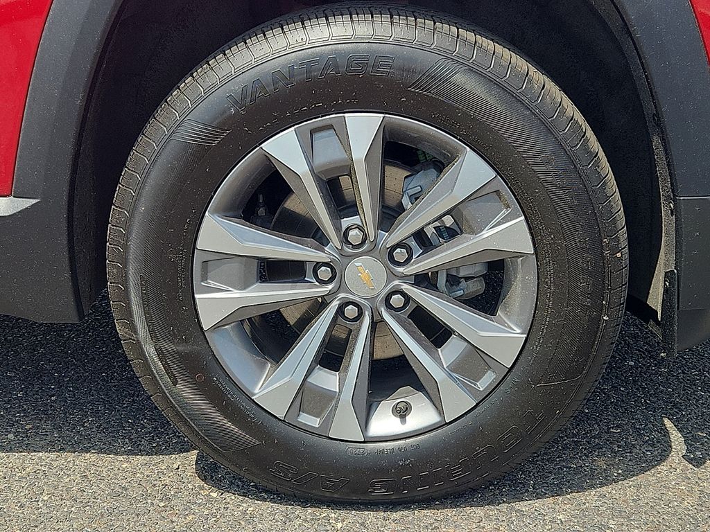 used 2026 Chevrolet Equinox car, priced at $32,794