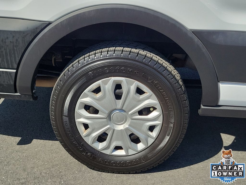 View vehicle photo 5
