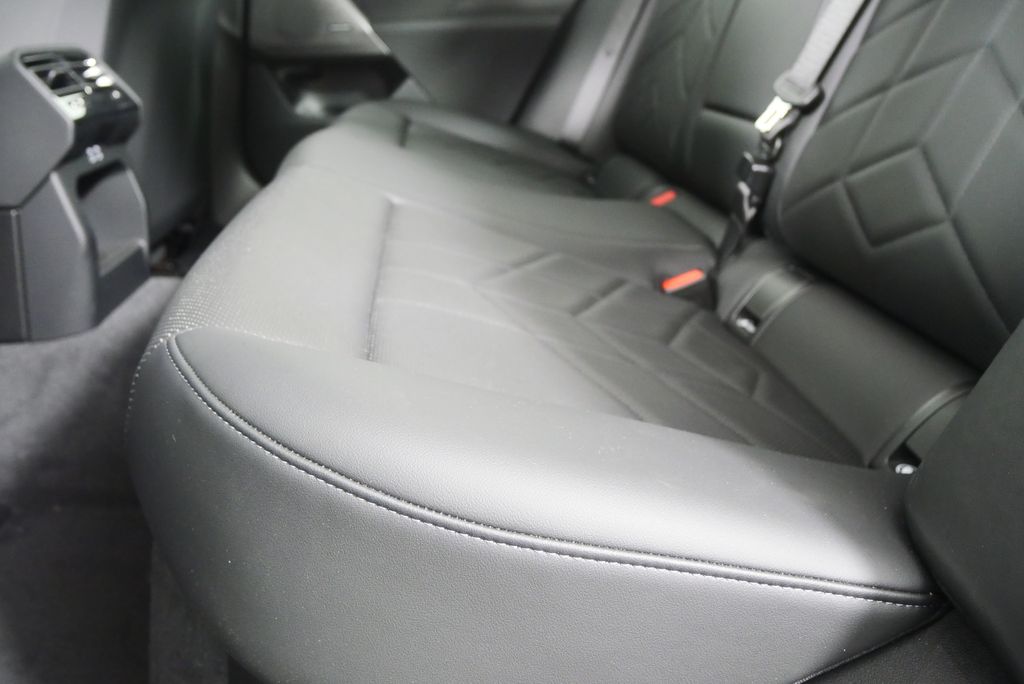 Thumbnail: 2025 BMW 5 Series - 15