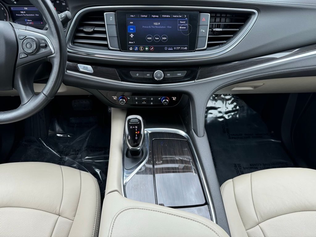 2021 Buick Enclave Essence 22