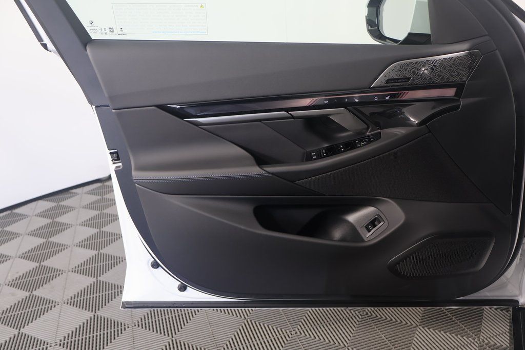 Thumbnail: 2026 BMW 5 Series - 7