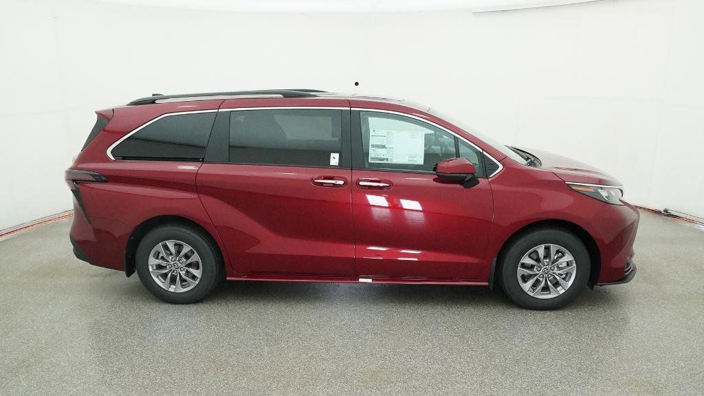 Thumbnail: 2025 Toyota Sienna - 5