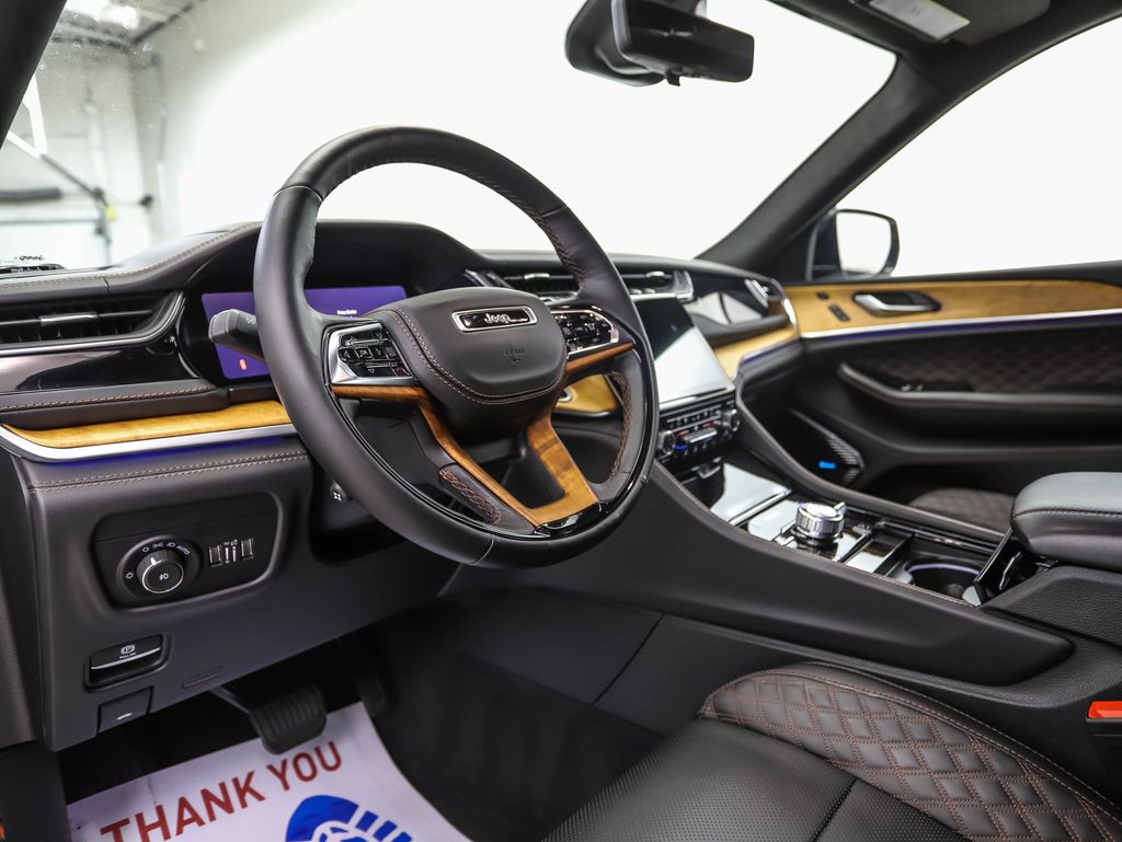 Thumbnail: 2023 Jeep Grand Cherokee L - 10