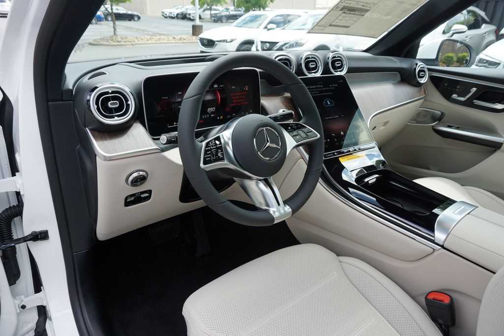 2025 Mercedes-Benz GLC 300 18