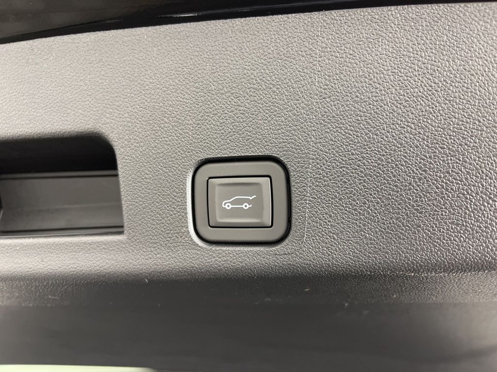 Thumbnail: 2026 Chevrolet Traverse - 22