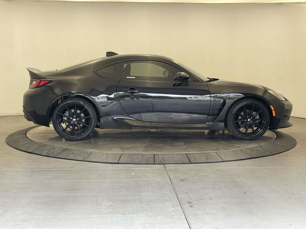2025 Toyota GR86 Premium - 7