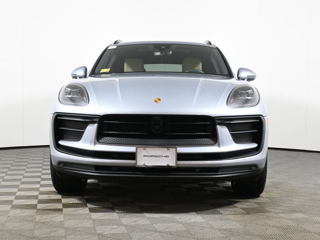 Thumbnail: 2025 Porsche Macan - 10