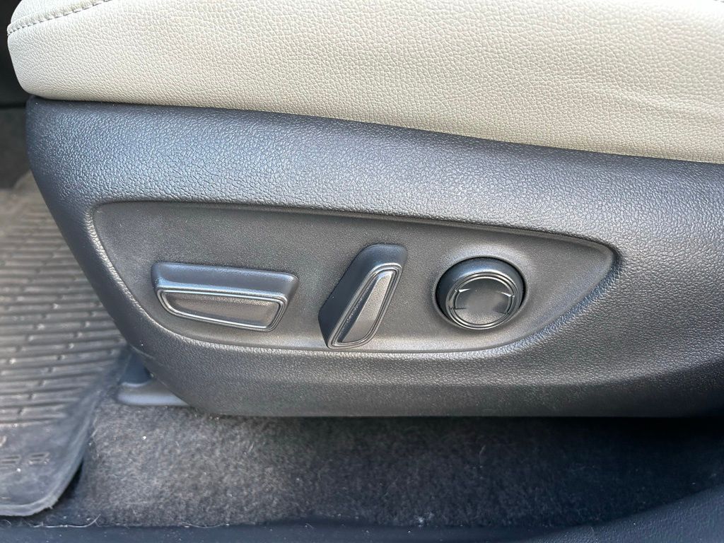 Thumbnail: 2025 Toyota Grand Highlander - 17