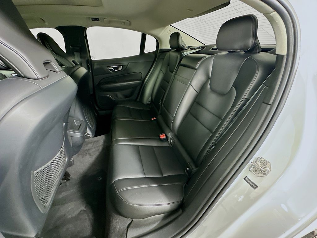 Thumbnail: 2020 Volvo S60 - 25