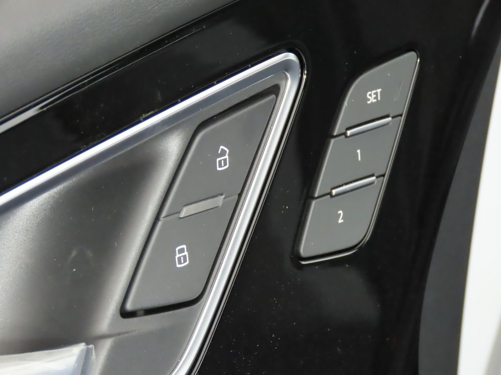 Thumbnail: 2025 Audi Q4 e-tron - 29