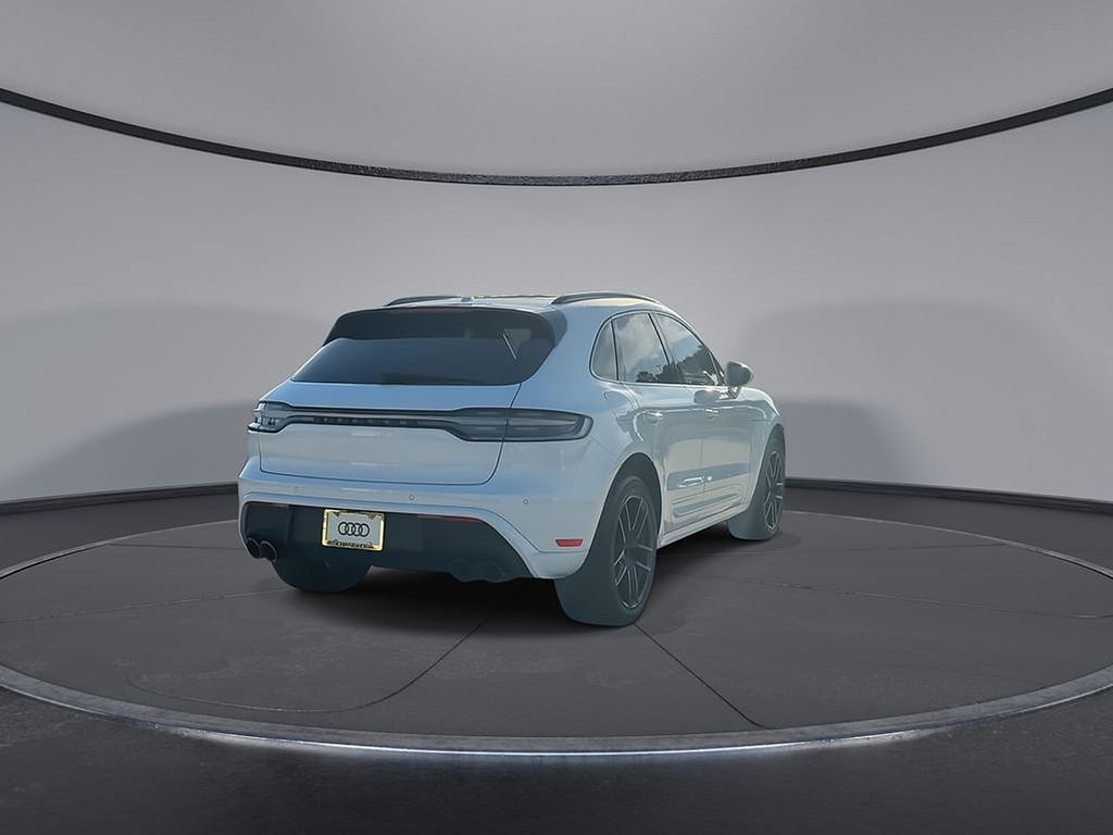 Thumbnail: 2022 Porsche Macan - 8