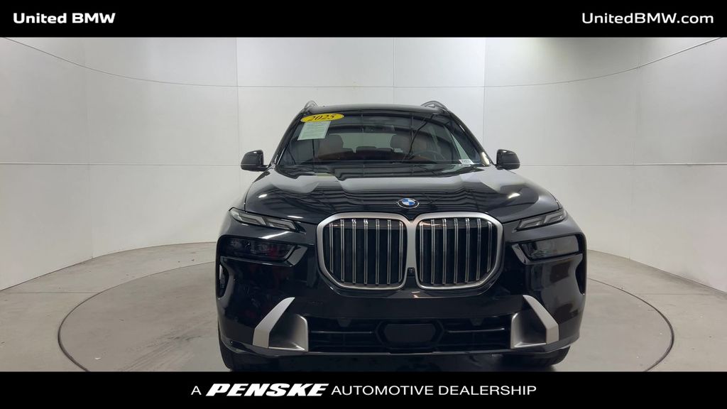 Thumbnail: 2025 BMW X7 - 3